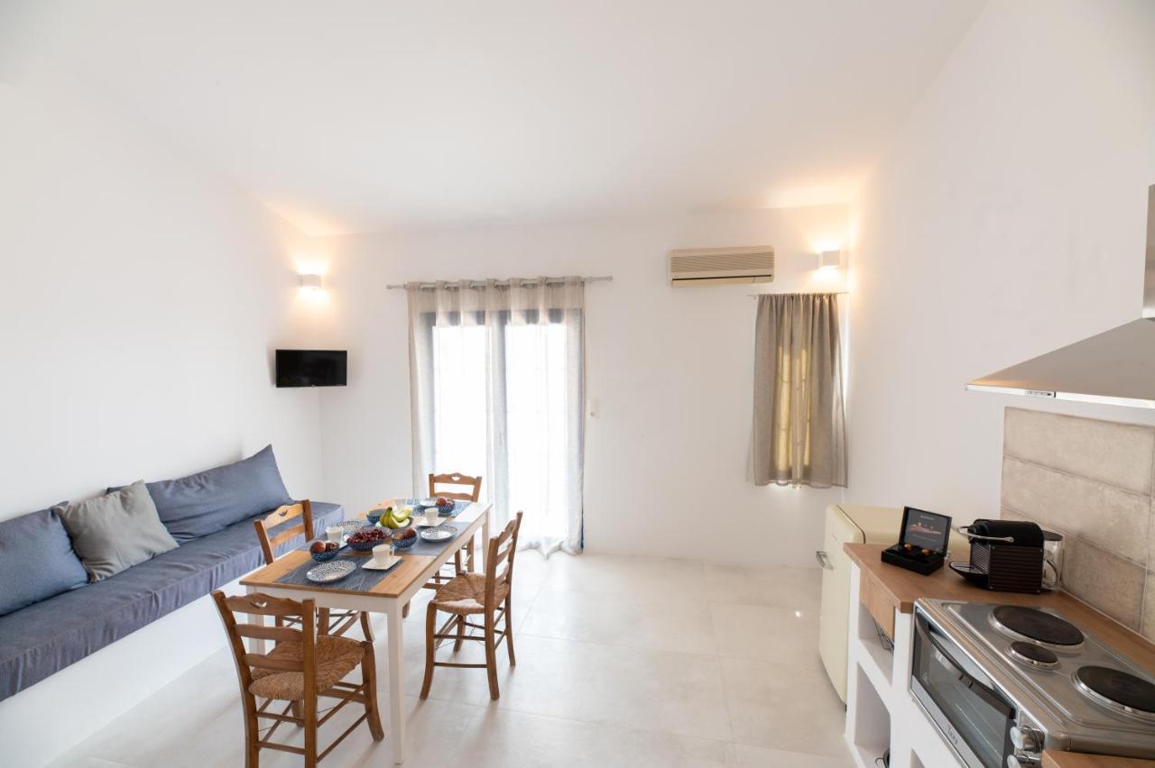 Muses Apartments Agia Anna  Buitenkant foto