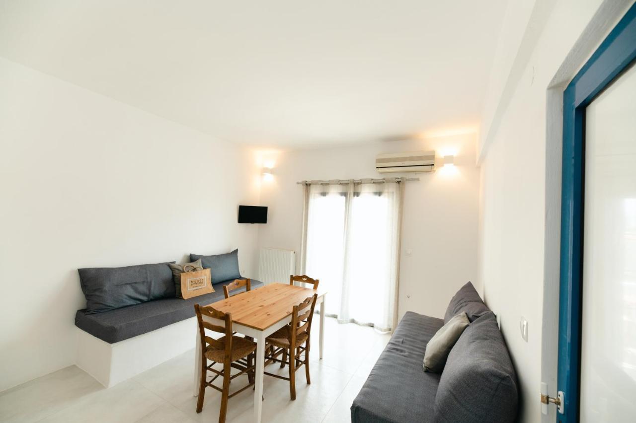 Muses Apartments Agia Anna  Buitenkant foto